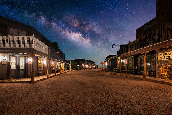 Night at Tombstone Monument Ranch