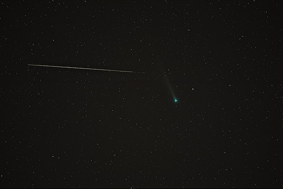 Comet Leonard and the Meteor